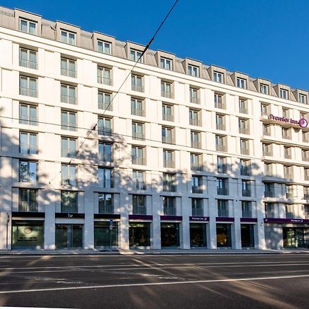 Premier Inn Leipzig City Oper Exterior photo